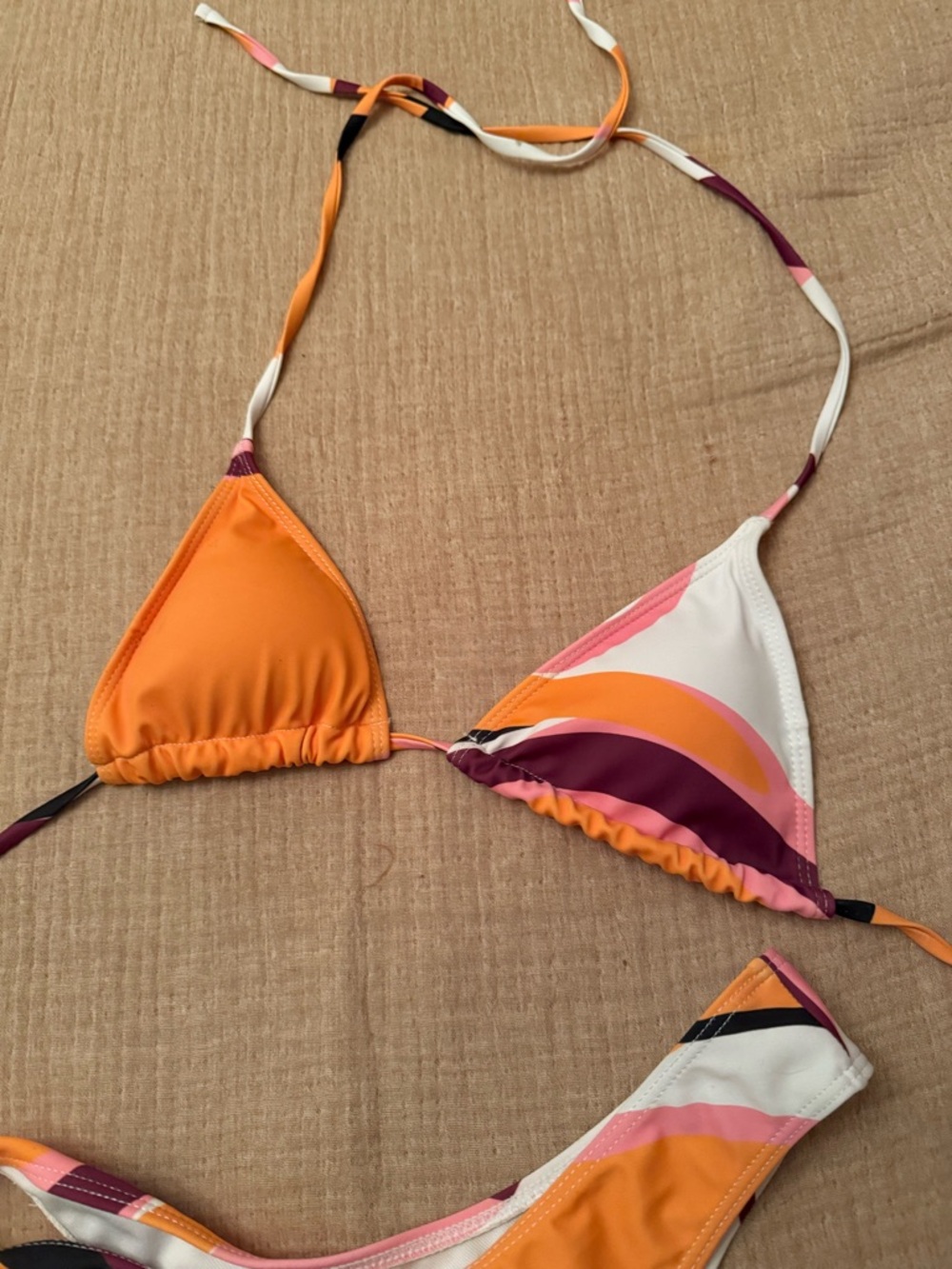 Bikini size small - Picture 3 of 3